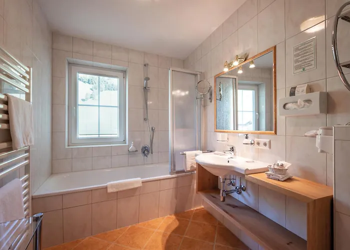 Отель Maria Theresia