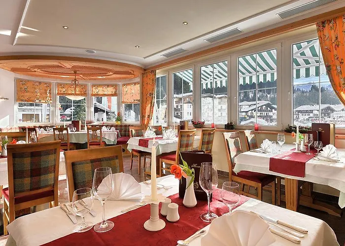 Отель Maria Theresia 4*