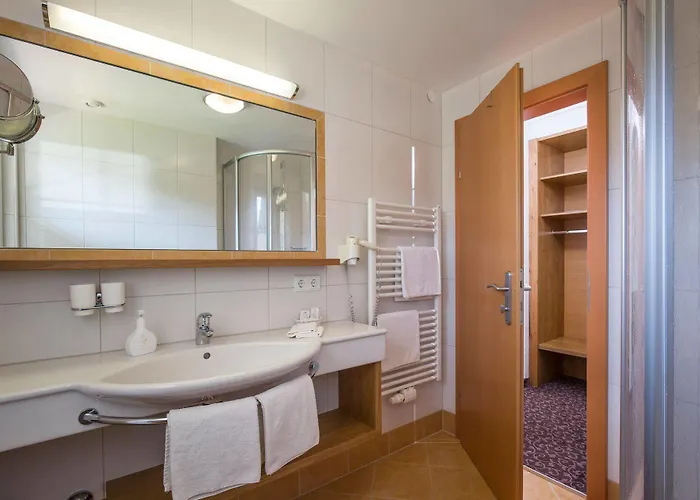 Отель Maria Theresia