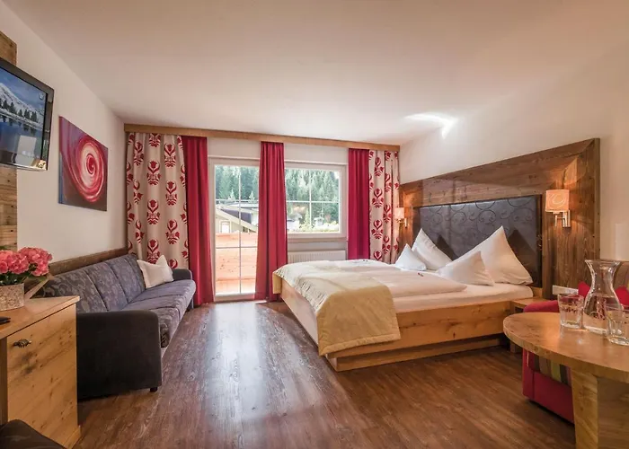 Отель Maria Theresia